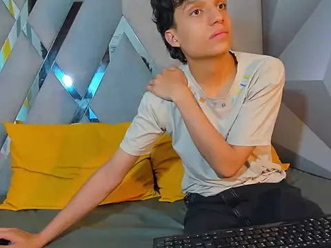 Yui_And_rin_'s cam snapshot