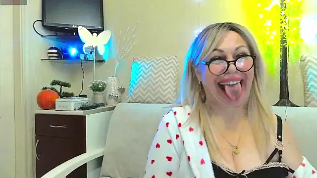 SusieNoreen's cam snapshot