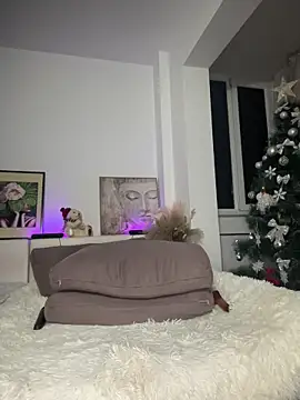 MiraDelynn live sex cam