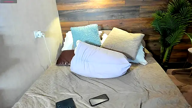 Alizee_Felidae's cam snapshot