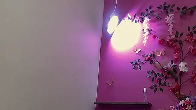 skinnybarbie022's cam snapshot