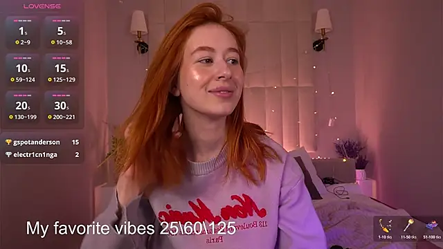 Lisafoxy_'s cam snapshot