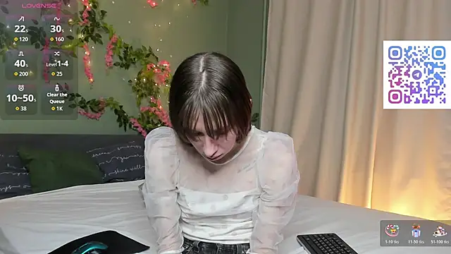 Lisbeth__Salander's cam snapshot