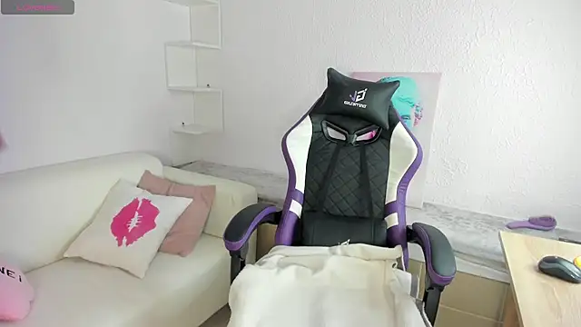 Ella_starrr__'s cam snapshot