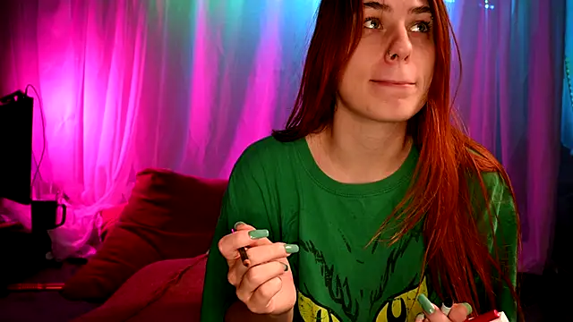 Claudia_and_elon_'s cam snapshot