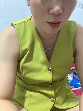 Baby-bigtits's cam snapshot