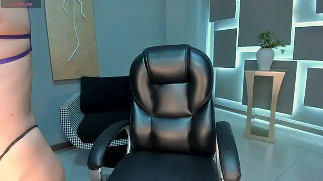 MeganCross1's cam snapshot