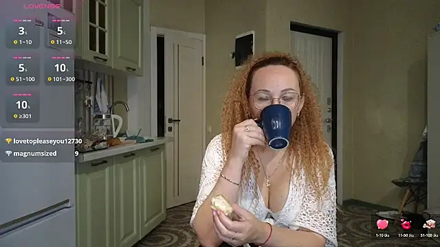 LybovNTV's cam snapshot