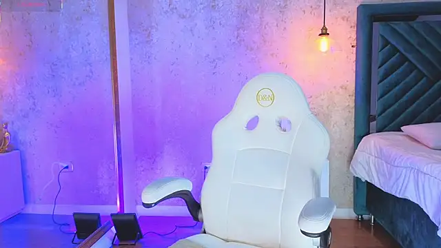 AlessiaLondon's cam snapshot