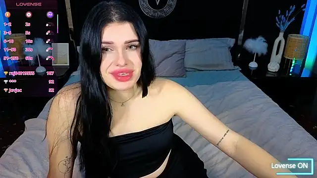 Neyla_Charm's cam snapshot