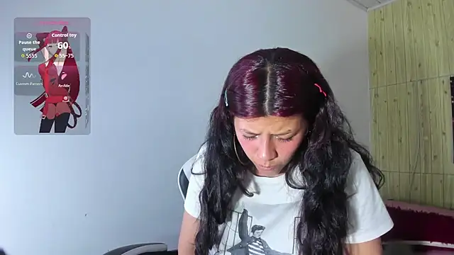 Raven_Rouge_'s cam snapshot