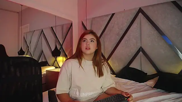 SophieAndLucas's cam snapshot