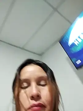 Paola-Lond's cam snapshot