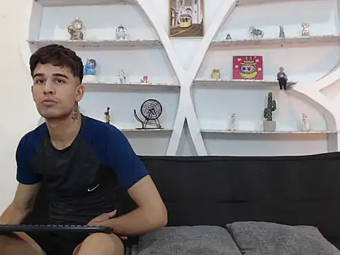 BIG_COCKS live sex cam