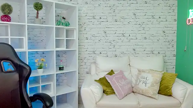 loaizalust's cam snapshot