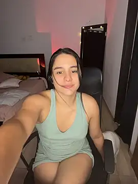 Mavie_roses's cam snapshot