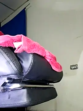 Bosssweet22cm live sex cam