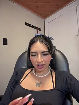 Hilary_pinkk's cam snapshot