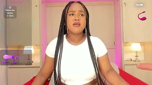 EmilyyStuart's cam snapshot