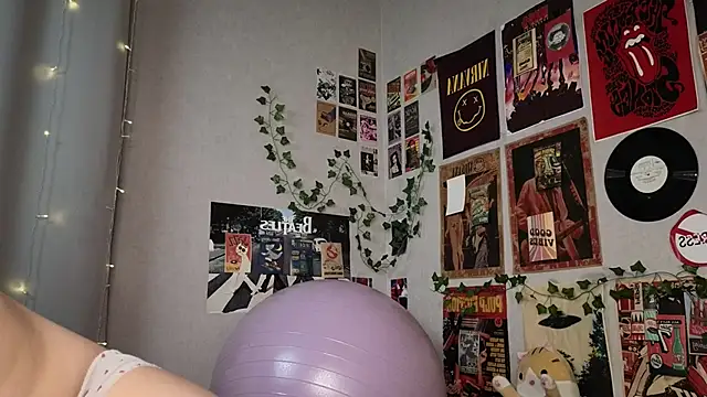 OdetteBiddy's cam snapshot