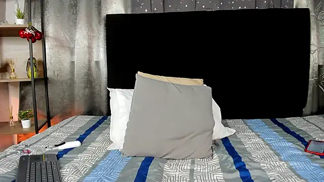 Lenapaul_'s cam snapshot