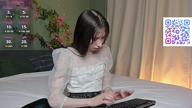 Lisbeth__Salander's cam snapshot