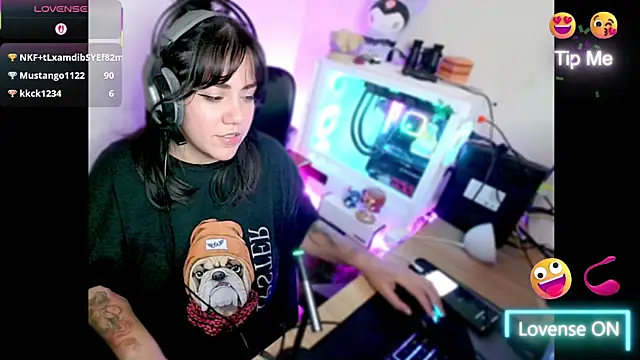 PinkDenial's cam snapshot