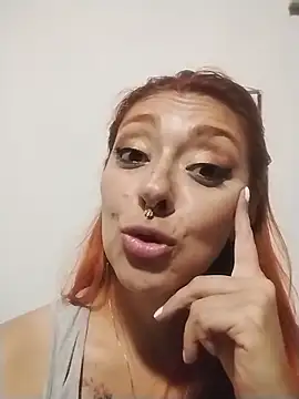 EmilyyRed's cam snapshot