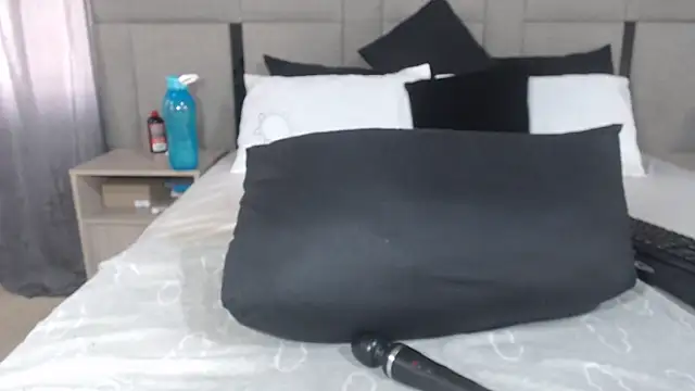 BOOTYDIVAXXX's web cam