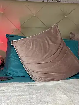 Lili__taylor's cam snapshot