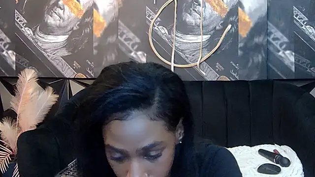 Lilmisbaddyxxx's cam snapshot