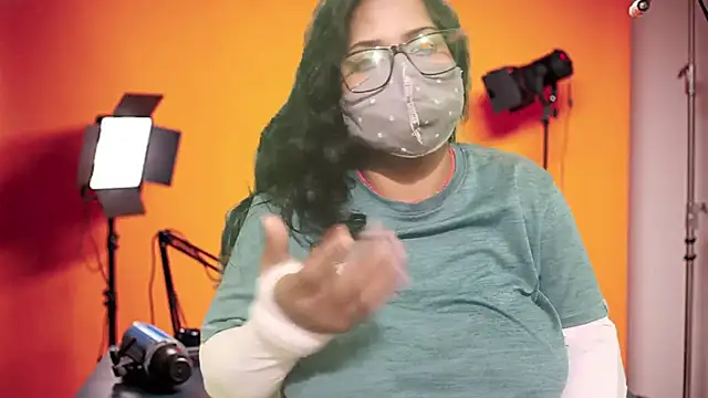 Hansika190 live sex cam