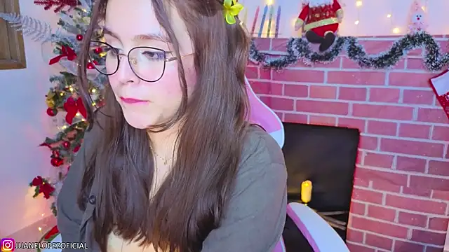 Juanelopez1 live sex cam