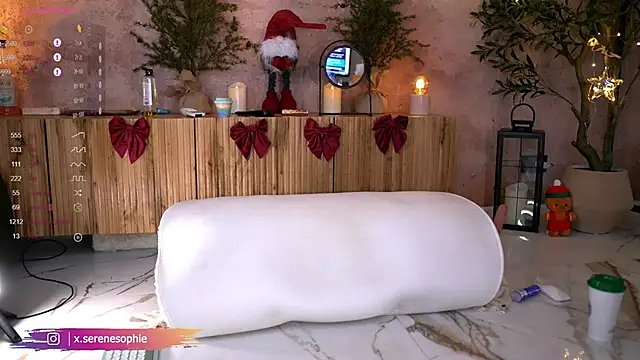 Serene_Sophiex's cam snapshot