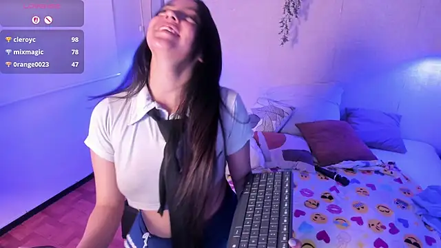 Laraa_Rouss_'s cam snapshot