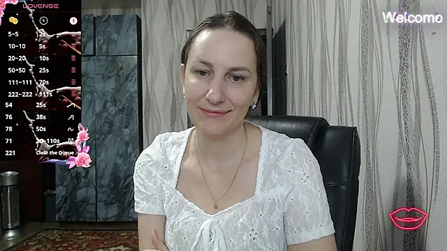 Yevgeshka-Milashka live sex cam