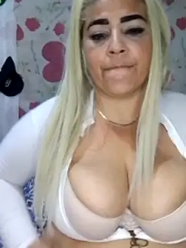 BonniAdams live sex cam