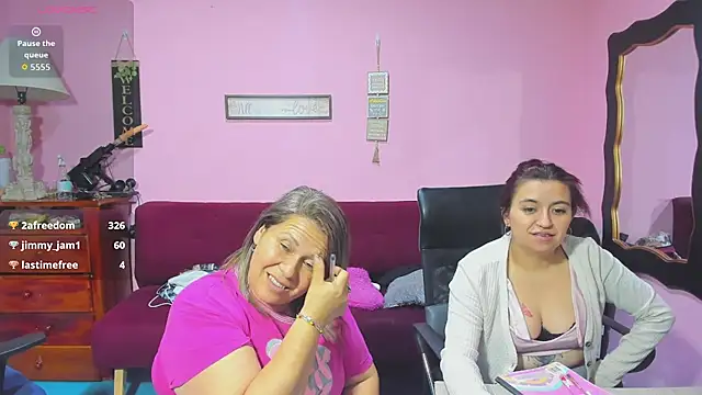 lesbiancuple live sex cam