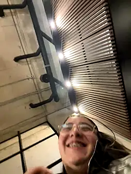 vaneelee's cam snapshot