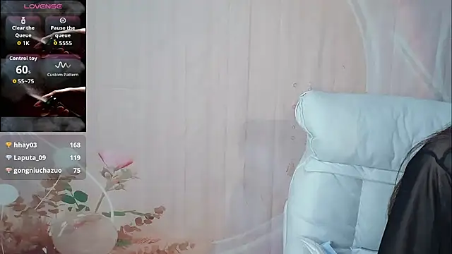 HeIlo-Honey's cam snapshot