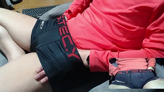 Yasu2000 live sex cam