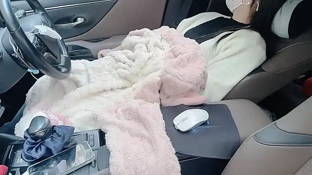 orla2021's cam snapshot