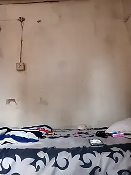 PetiteSquirtQueen's cam snapshot