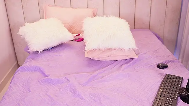 emyli_sw_'s cam snapshot