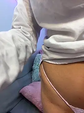 PamelaSuee's cam snapshot