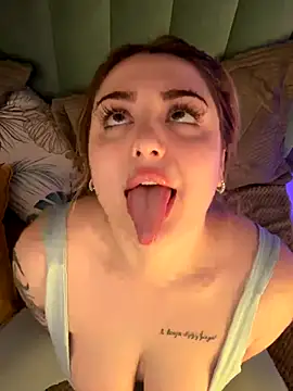 KellyMoors's cam snapshot