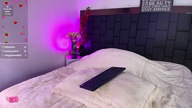 Lexi_Howard_'s cam snapshot