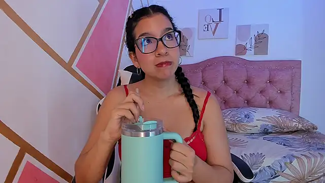 GiaCutee's cam snapshot