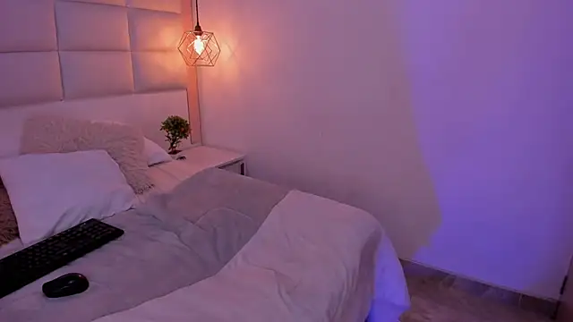 Sofia_clk's cam snapshot