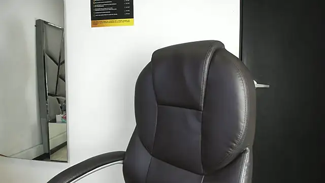 Catherinee69_x's cam snapshot